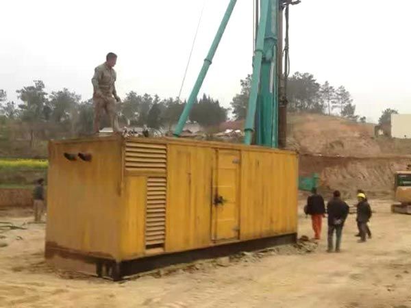 杭锦后如何判断水冷式机油散热器密封件是否需要更换？